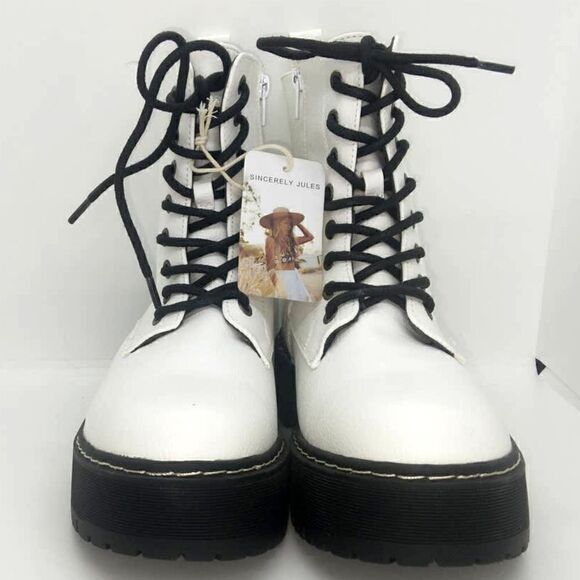 Sincerely
Jules NEW Designer Women's White Laceup/Zipper Combat Boots-sz. 8 1/2 - Picture 2 of 6